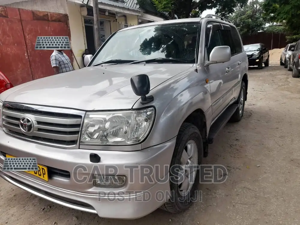 Toyota Land Cruiser HDJ 100 2004 Silver