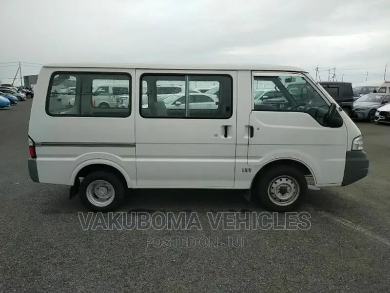 Nissan Vanette 2005 White