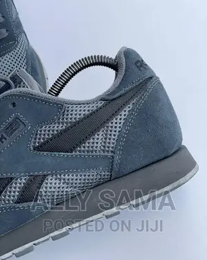 Reeboks Darkgray Sneakers