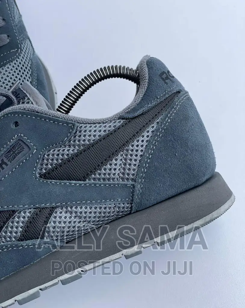 Reeboks Darkgray Sneakers