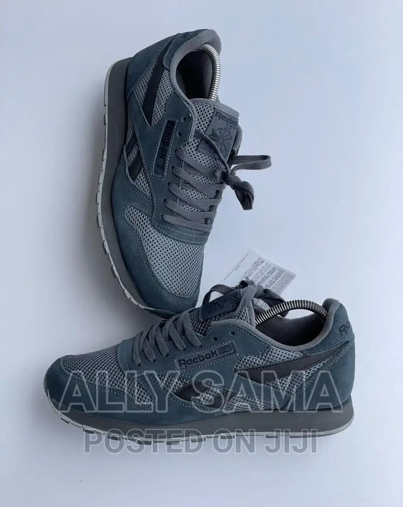 Reeboks Darkgray Sneakers