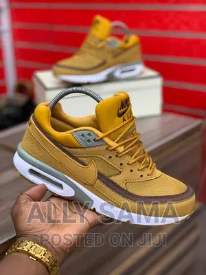Airmax Brown (Gold)Sneakers