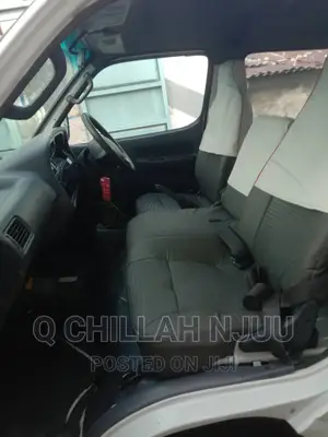 Toyota HiAce 2000 White