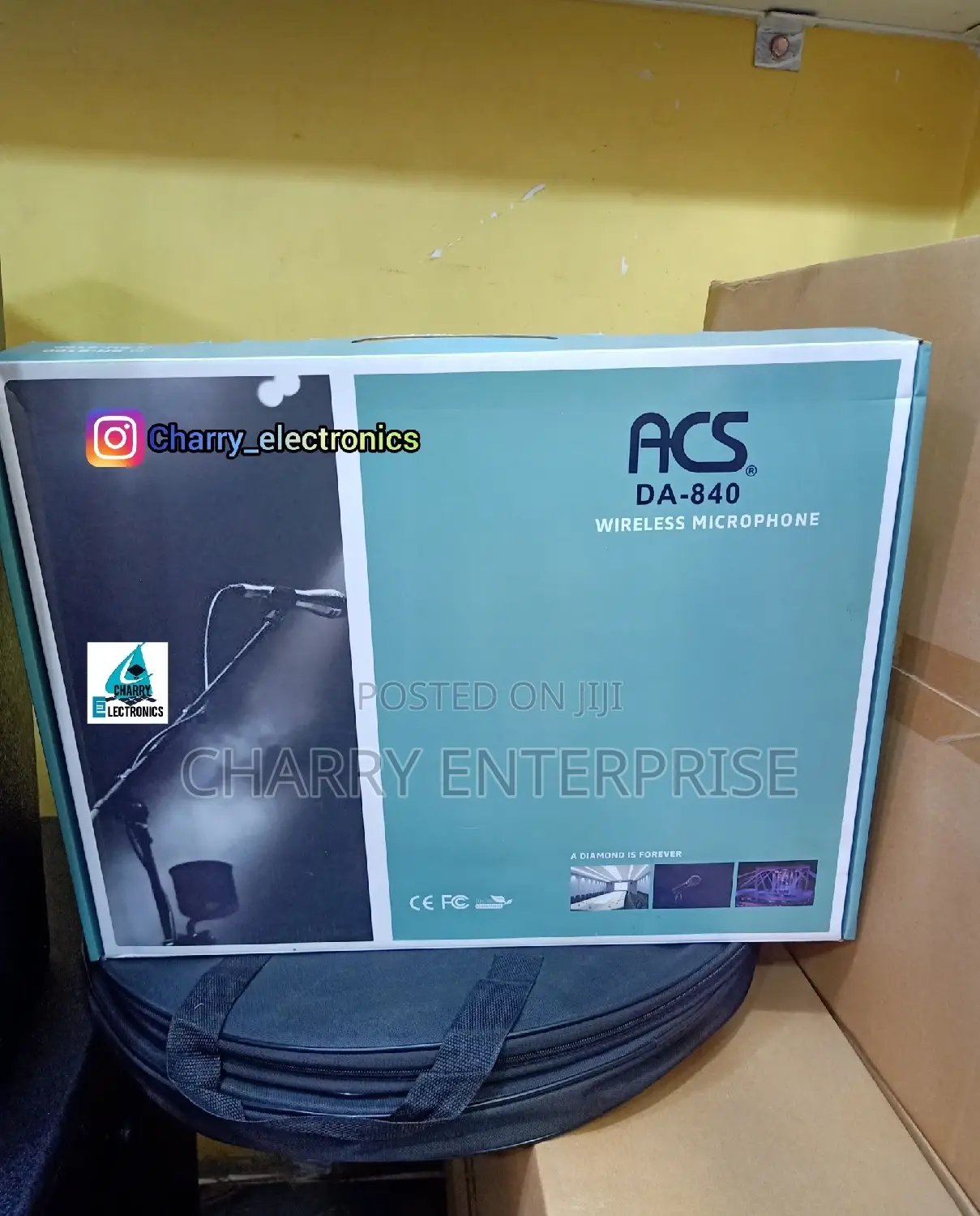 ACS Wireless Microphone/Mic With 4 ANTENA Distance 120m