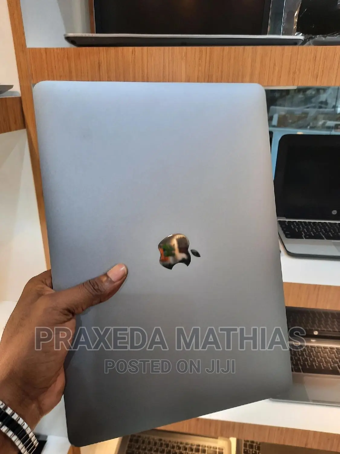 Laptop Apple MacBook Pro 2018 16GB Intel Core I5 SSD 512GB