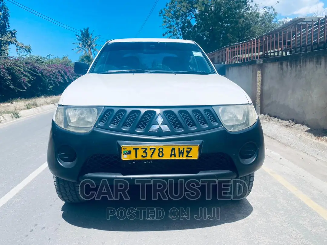 Mitsubishi L200 Club Cab 2.5 136hp 4WD 2008 White