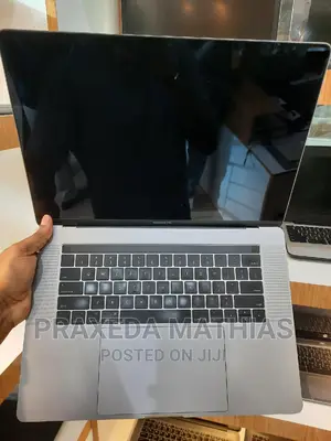 Laptop Apple MacBook Pro 2017 16GB Intel Core I7 SSD 512GB