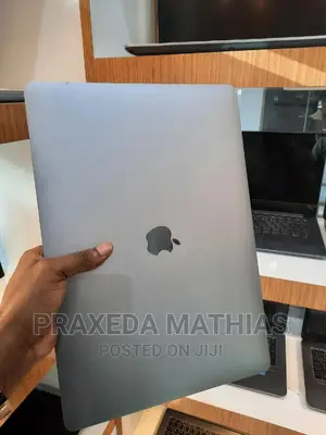 Laptop Apple MacBook Pro 2017 16GB Intel Core I7 SSD 512GB