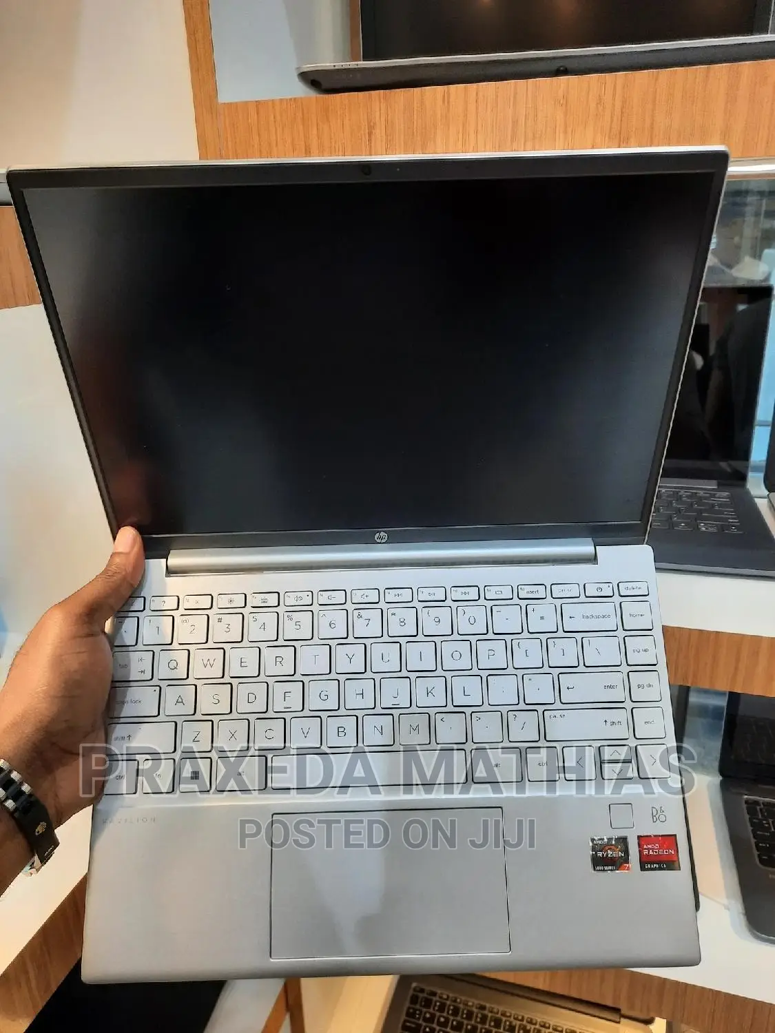 New Laptop HP Pavilion 13 16GB AMD Ryzen 5 SSD 256GB
