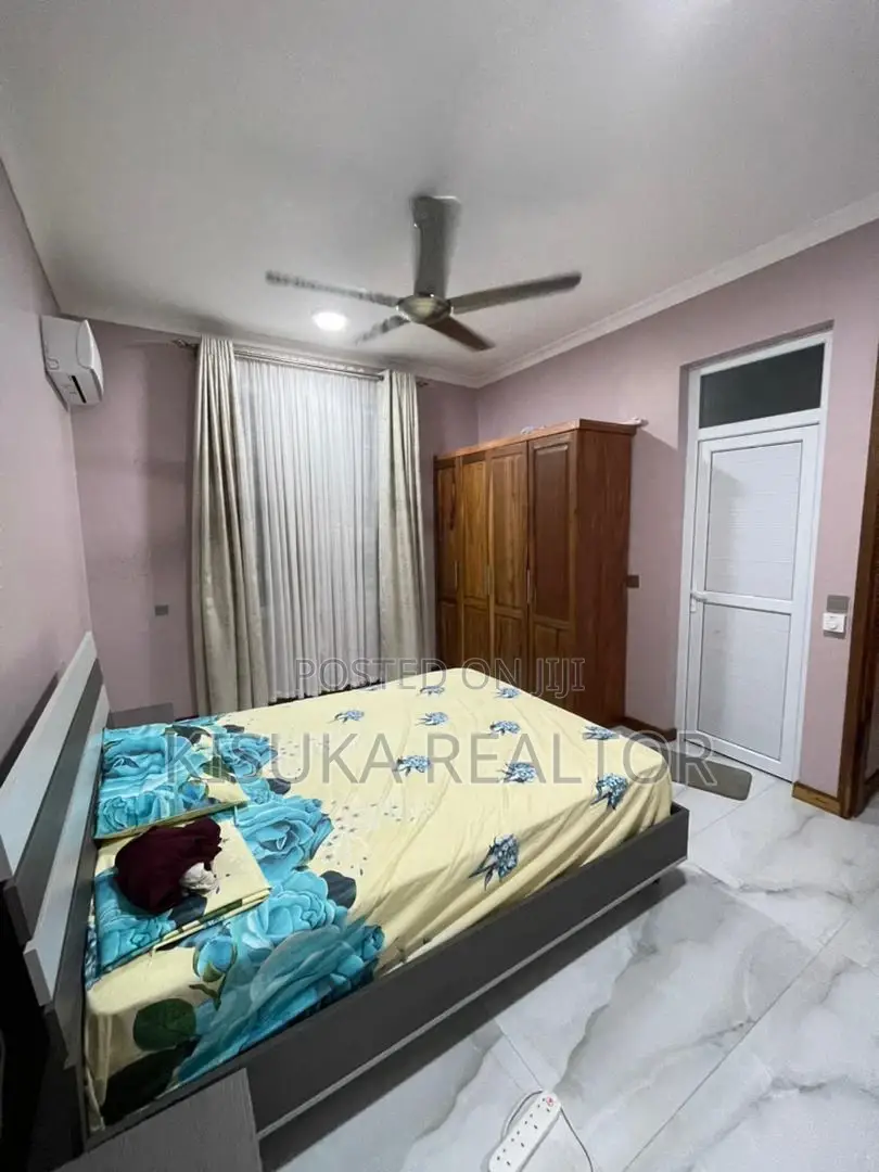 8bdrm House in Mbezi Beach for sale