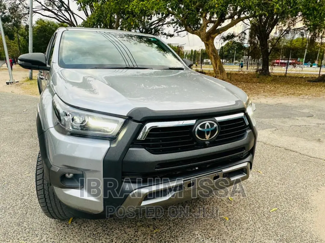 Toyota Hilux 2022 Silver