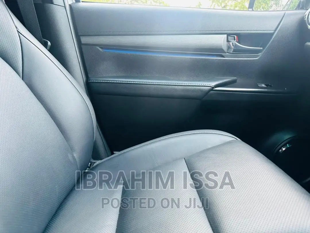 Toyota Hilux 2022 Silver