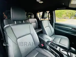 Toyota Hilux 2022 Silver