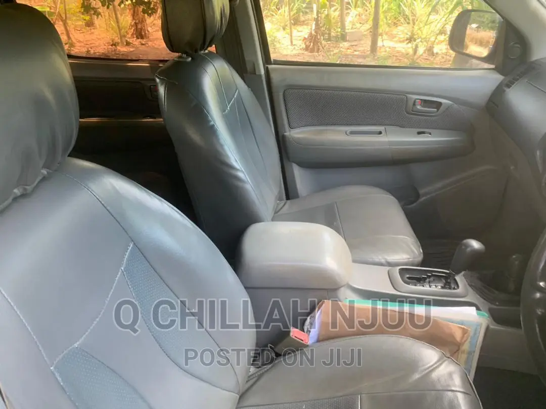 Toyota Hilux 2000 Black