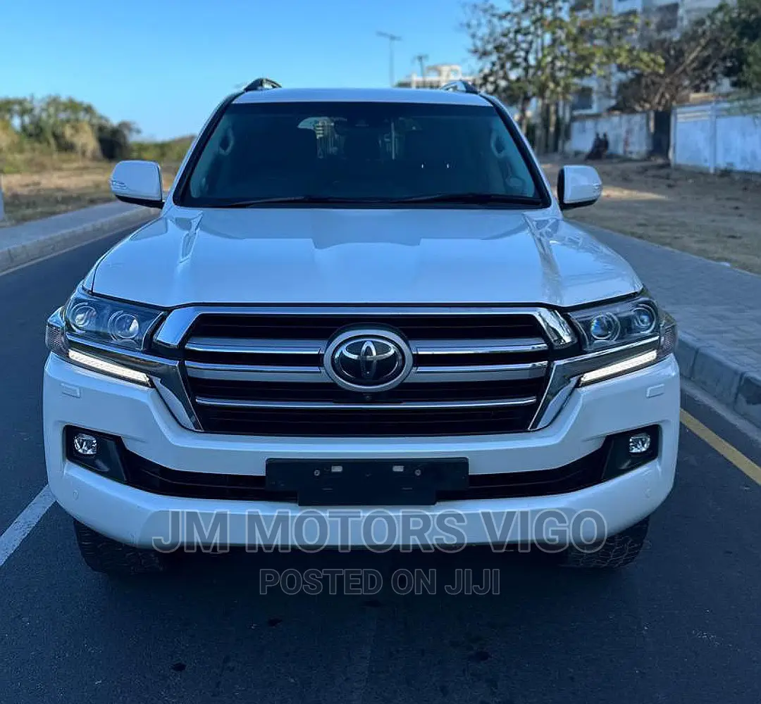 Toyota Land Cruiser 2020 White