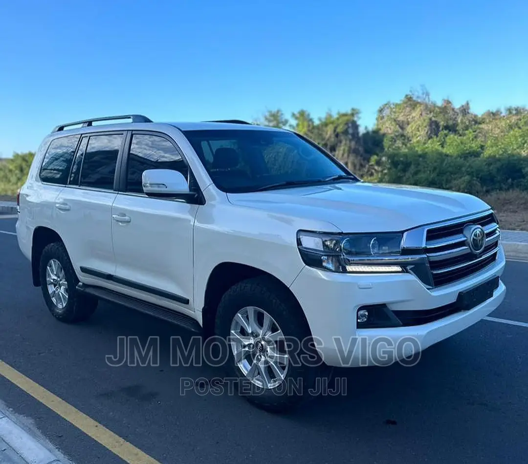 Toyota Land Cruiser 2020 White