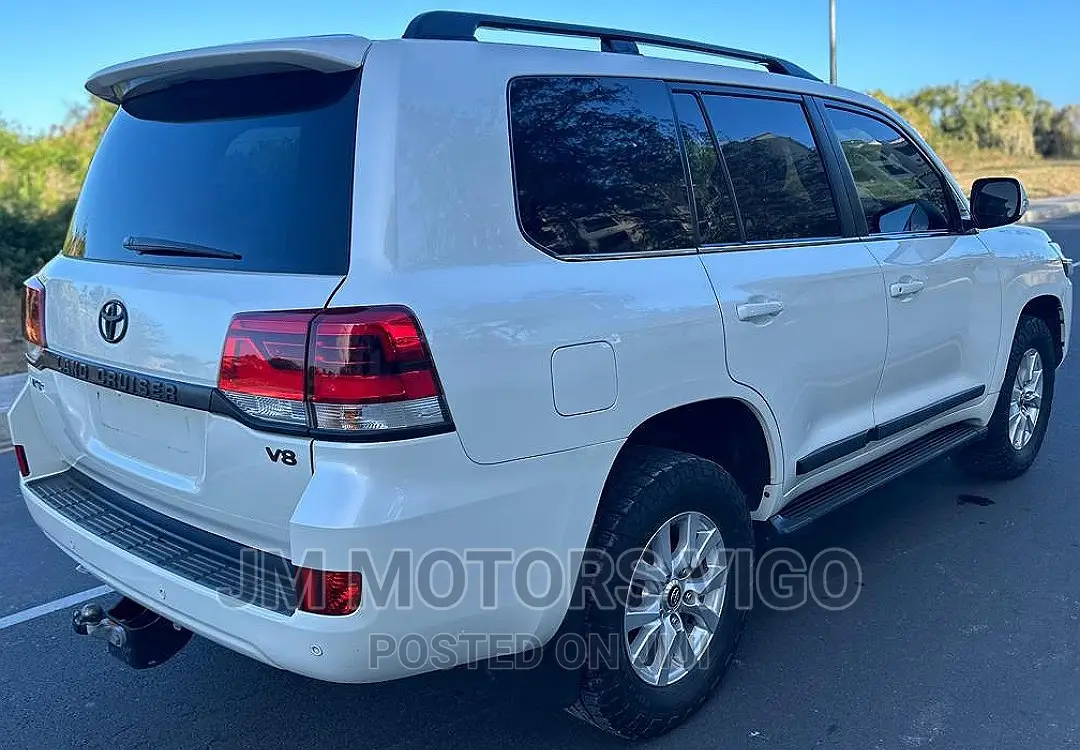 Toyota Land Cruiser 2020 White