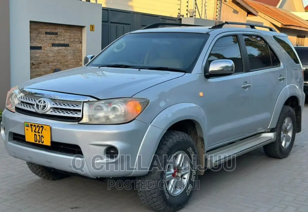 Toyota Fortuner 2007 Silver