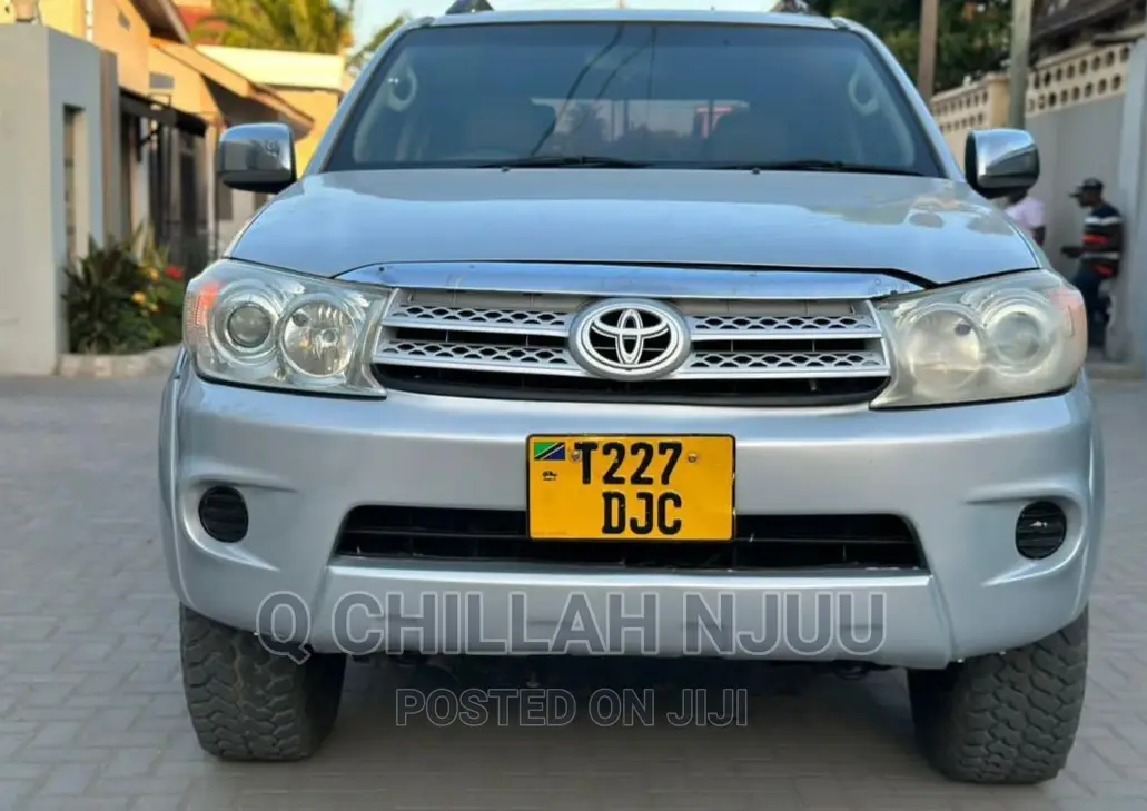 Toyota Fortuner 2007 Silver