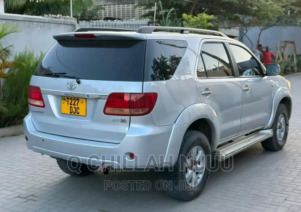 Toyota Fortuner 2007 Silver