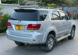 Toyota Fortuner 2007 Silver