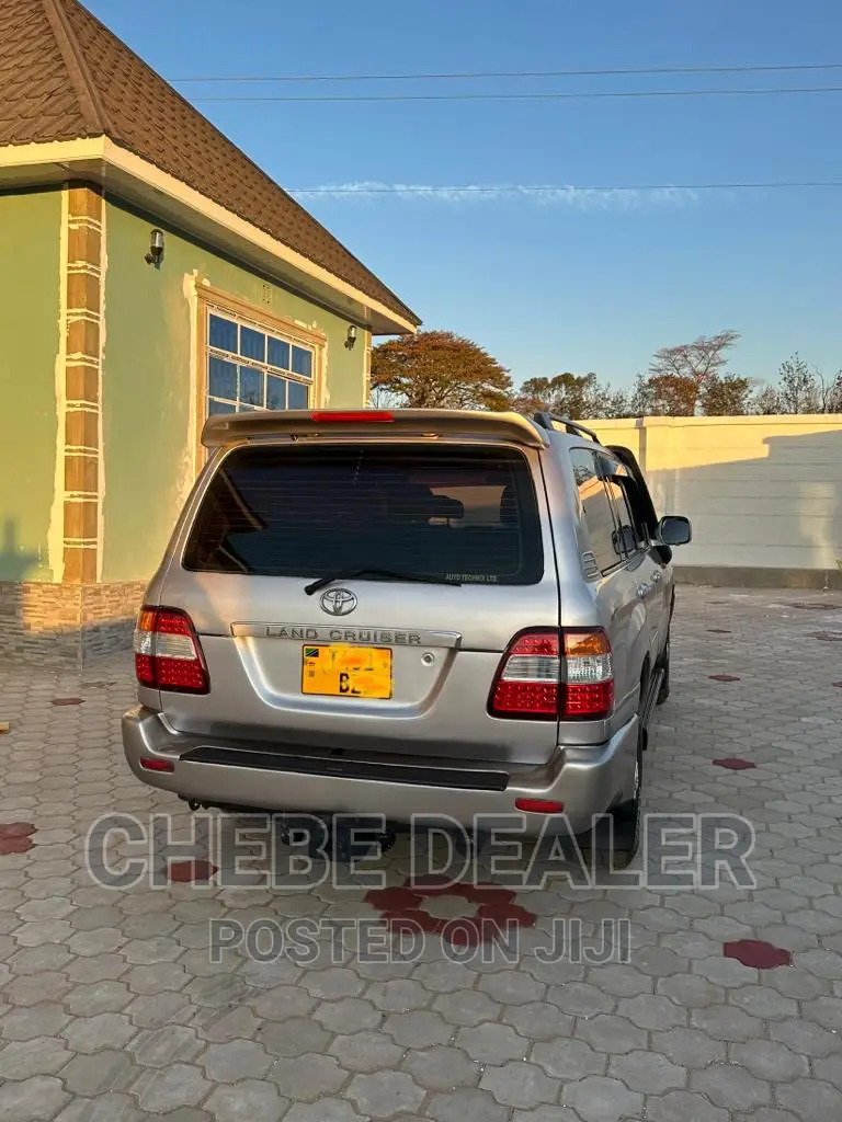 Toyota Land Cruiser 2002 Silver