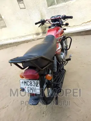 TVS HLX 125 2021 Red