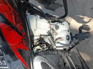 Bajaj Boxer X125 2021 Red