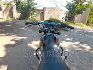 Bajaj Boxer X125 2021 Red