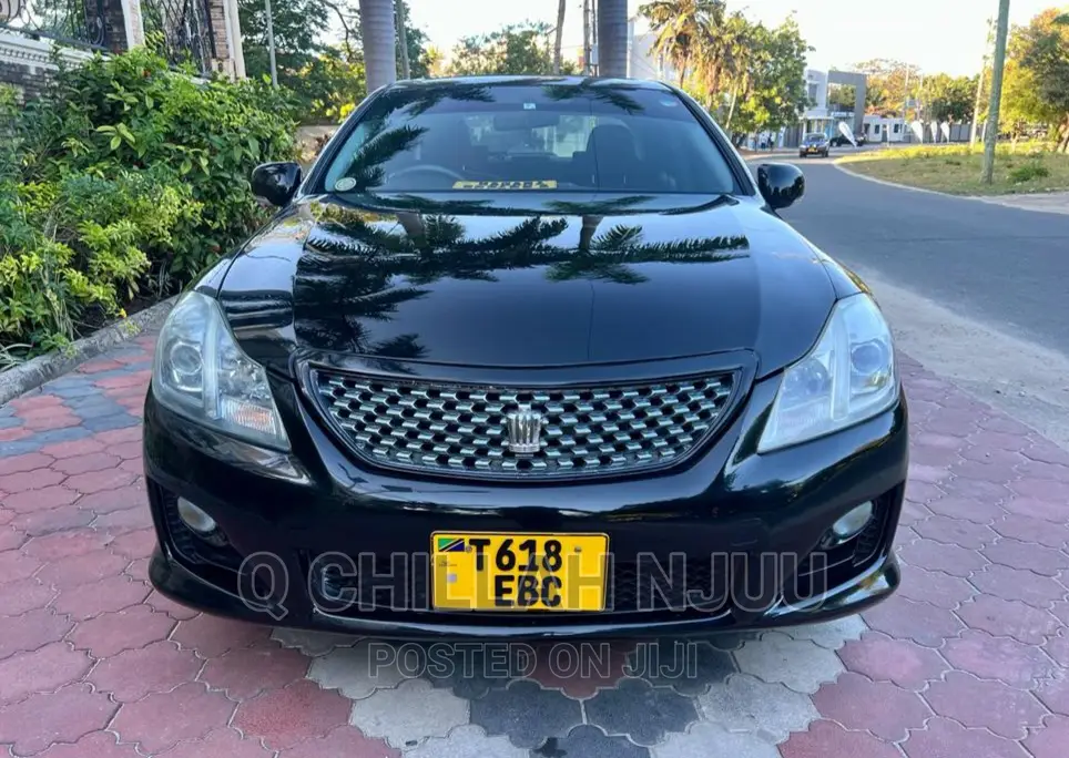 Toyota Crown 2010 Black