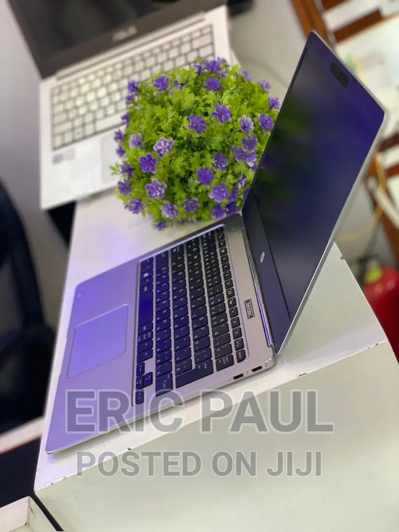 New Laptop HP EliteBook Folio G1 8GB Intel Core I5 SSD 256GB