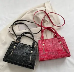 Quality Handbags/Pochi