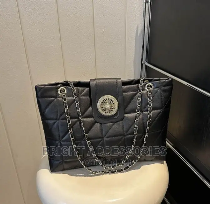 Quality Handbags/Pochi