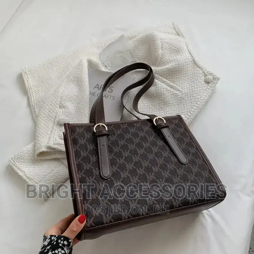 Quality Handbags/Pochi
