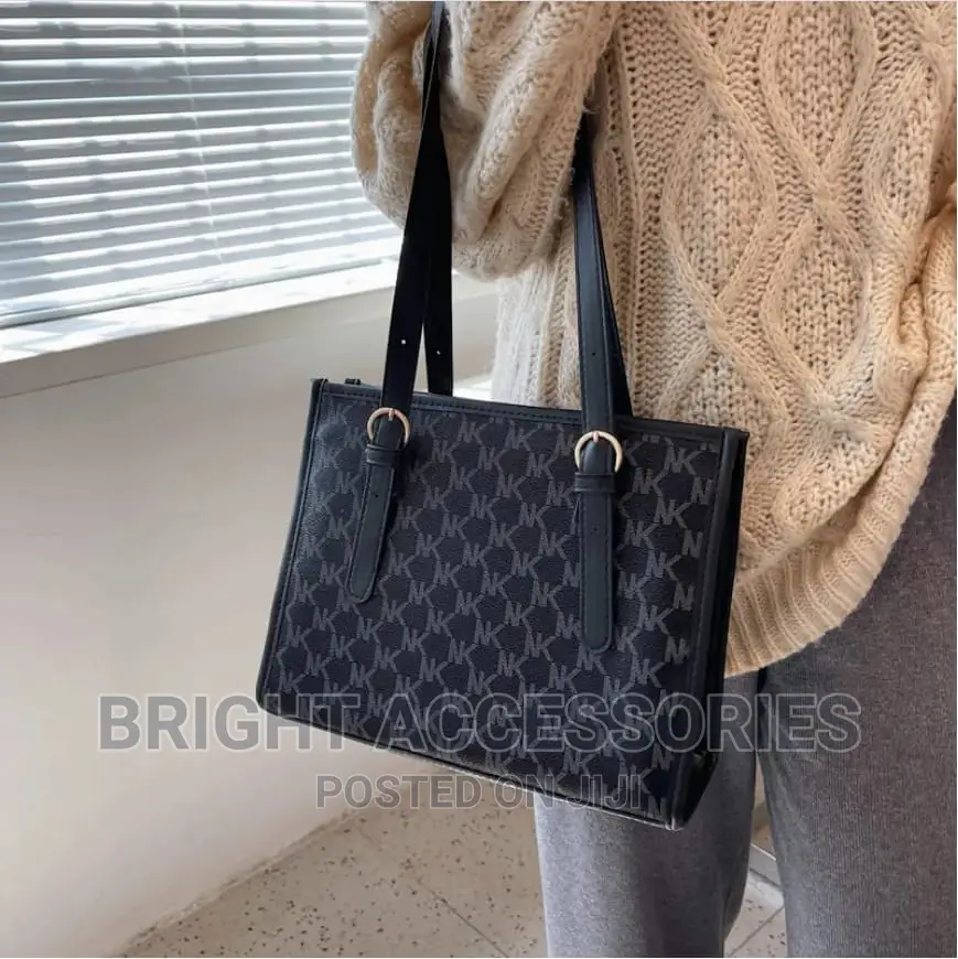 Quality Handbags/Pochi