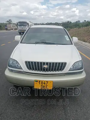 Toyota Harrier 3.0 V6 2005 White