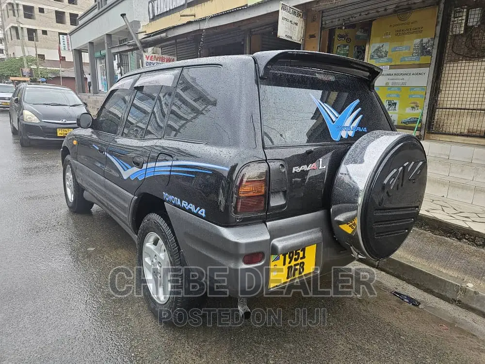 Toyota RAV4 Automatic 2000 Black