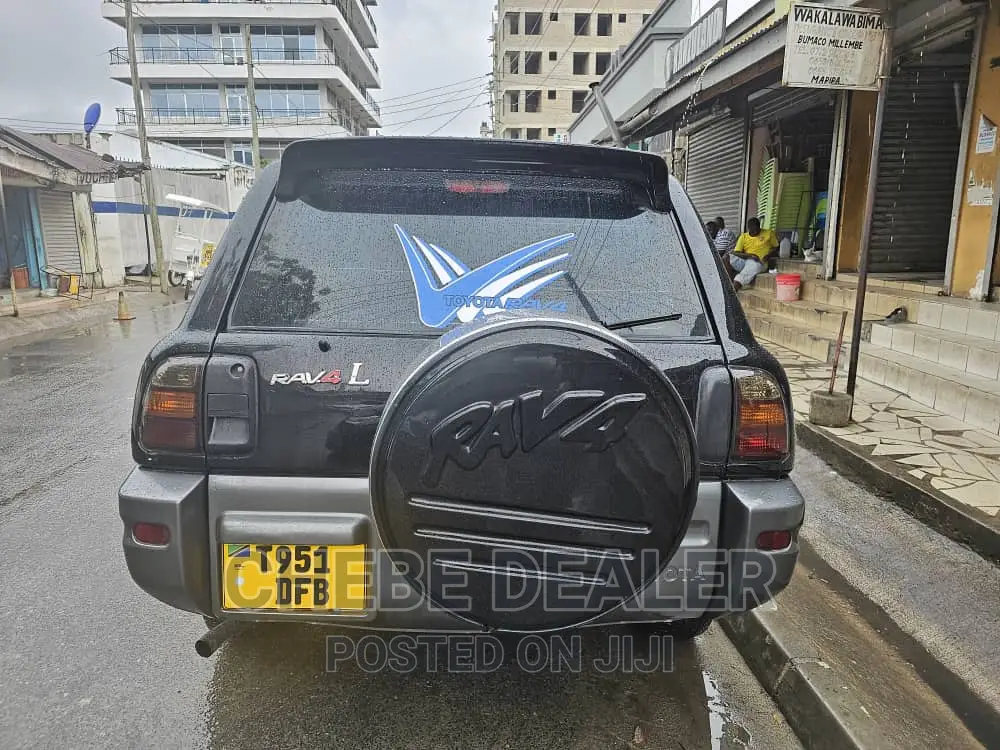 Toyota RAV4 Automatic 2000 Black