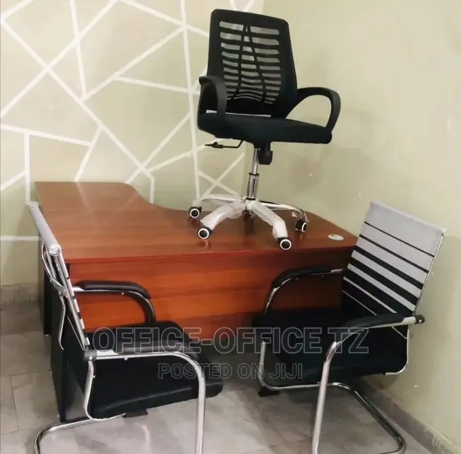 Table + 3 Chairs