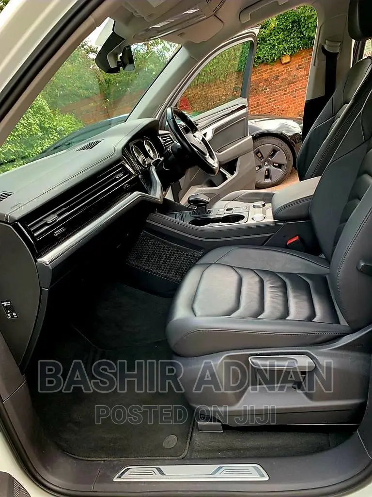 Volkswagen Touareg 2019 White