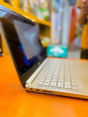 Laptop HP 14-Dq1025cl 16GB AMD Ryzen 5 SSD 1T