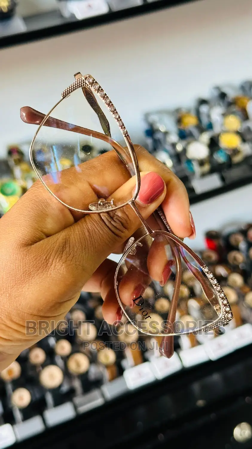 Miwani Inafaaa Kuweka Lens