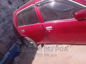 Toyota Starlet 2001 Red