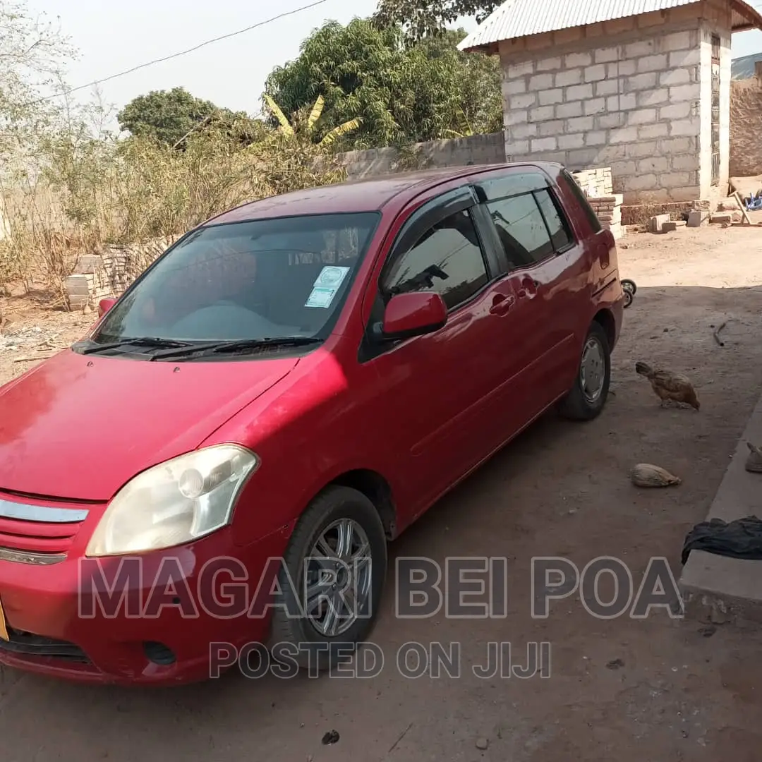 Toyota Raum 2003 Red