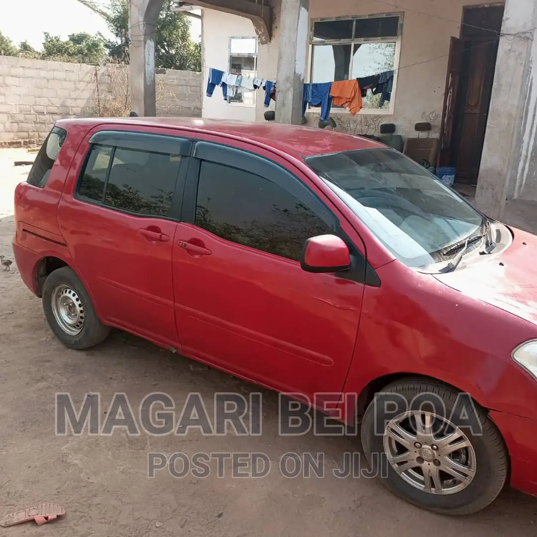 Toyota Raum 2003 Red