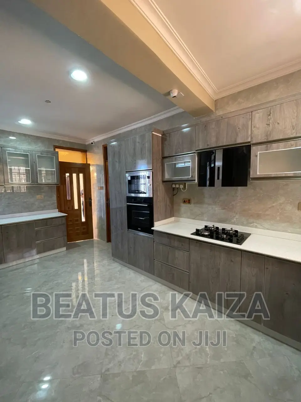 6bdrm Block of Flats in Mbezi Beach for sale
