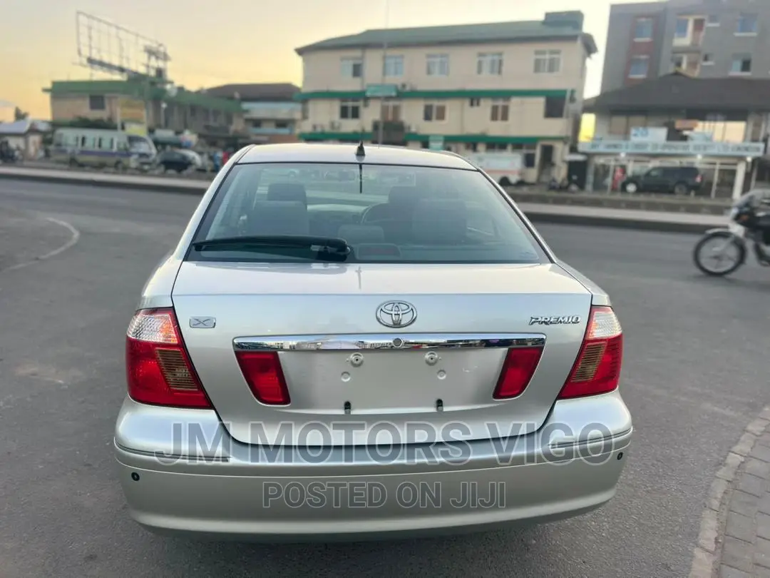 Toyota Premio 2002 Silver