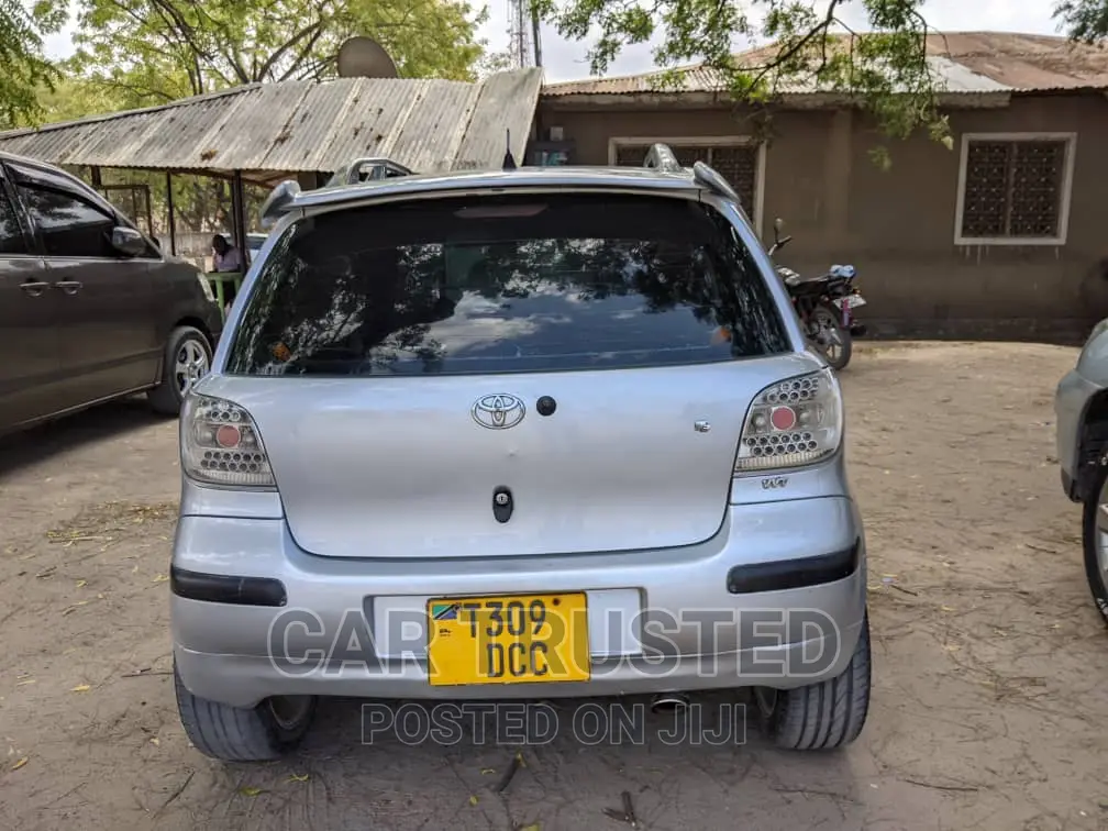 Toyota Vitz 1.5 FWD 3dr 2003 Silver
