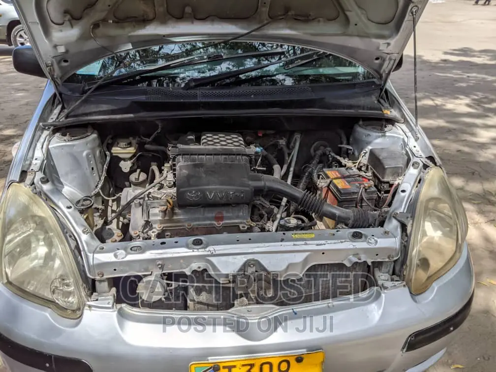 Toyota Vitz 1.5 FWD 3dr 2003 Silver