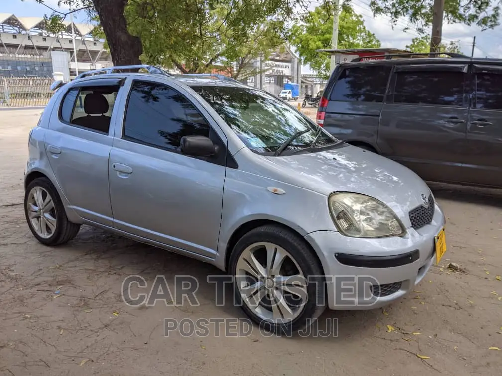 Toyota Vitz 1.5 FWD 3dr 2003 Silver